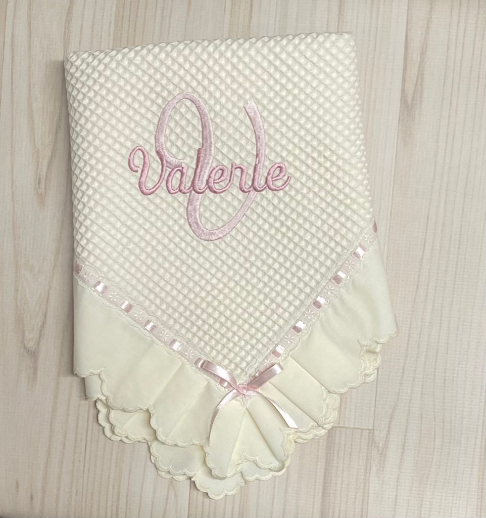 Blanket with waffle fabric and lace